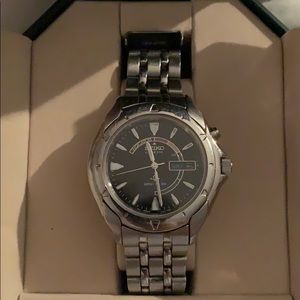 Men’s vintage ‘99 Seiko 5m43-ob 19 kinetic relay